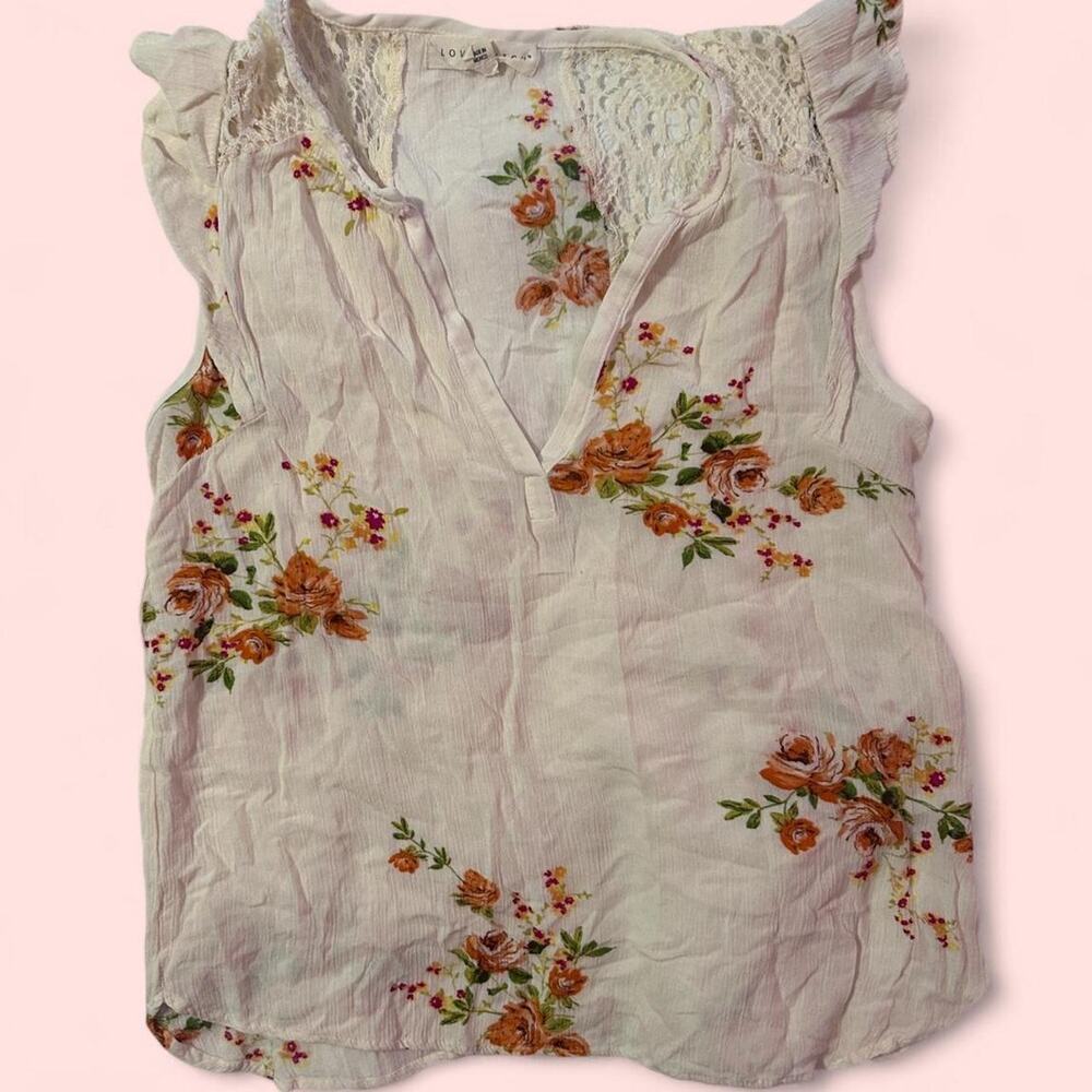 Love stitch floral lace blouse